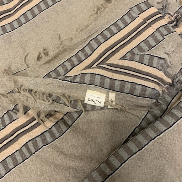 ARITZIA WILFRED WOOL SCARF - Picture 3 of 5